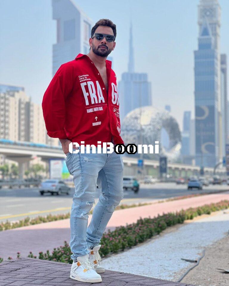 Actor Bharath Poses Infront Of Burj Khalifa, Dubai