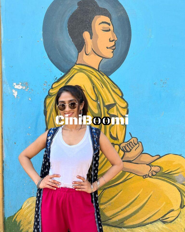Actress Deepti Sati’s Day Out In Sarnath Temple, Varanasi
