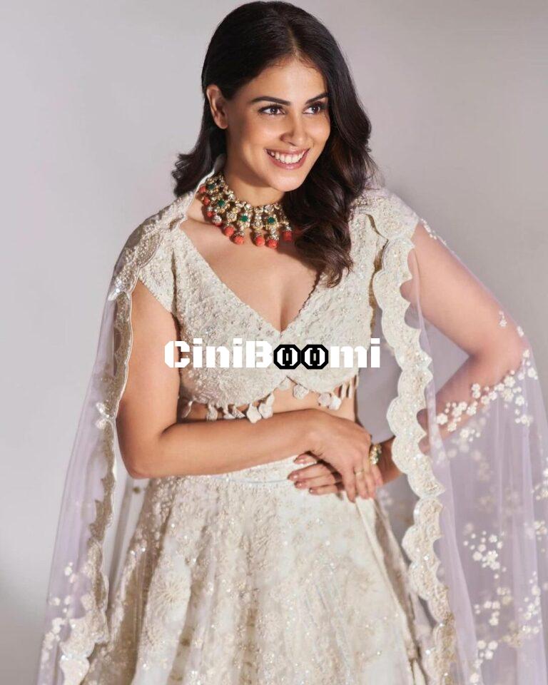 Actress Genelia Looks Jaw-Dropping In White Outfit