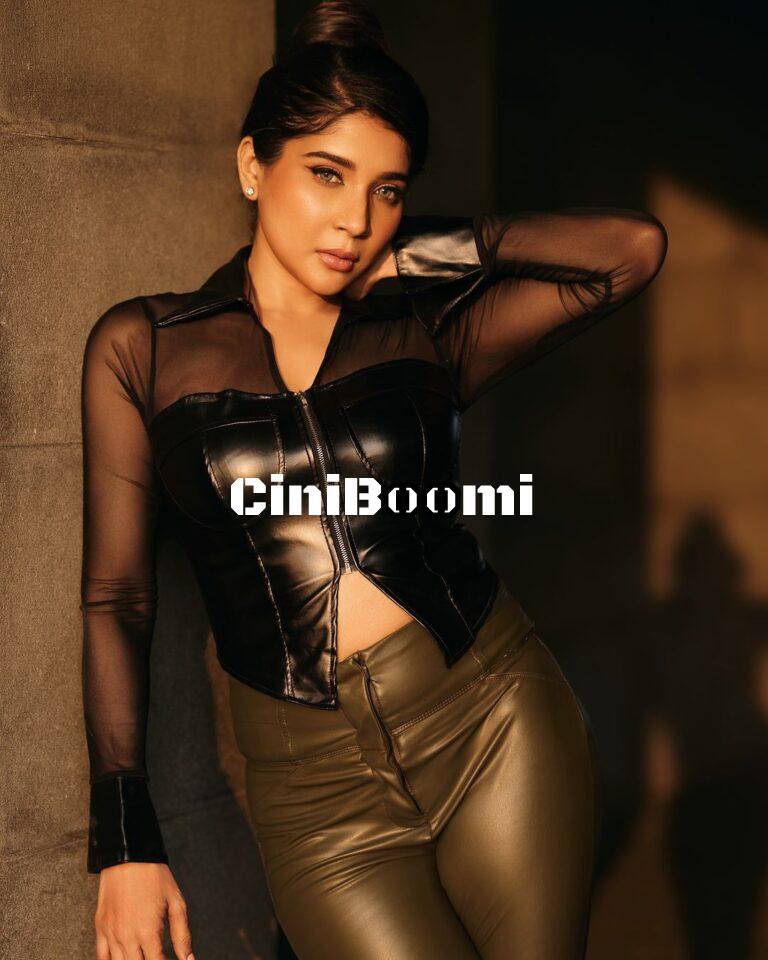 Actress Sakshi Agarwal Oozes Elegance In Leather Outfit