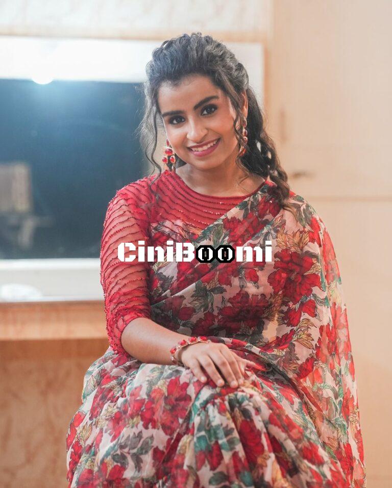 Actress Sivaangi Krishnakumar Drops Adorable Clicks In Saree