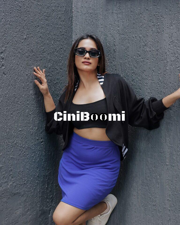Actress Kaavya Arivumani Oozes Style In Her Recent Snaps