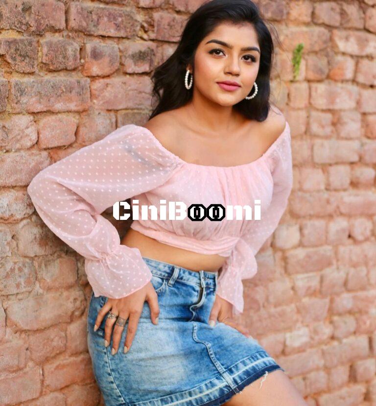 Actress Suveta Shrimpton Oozes Charm In Pink Top