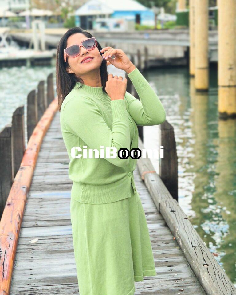 Actress Swasika Redefines Beauty In Green Outfit