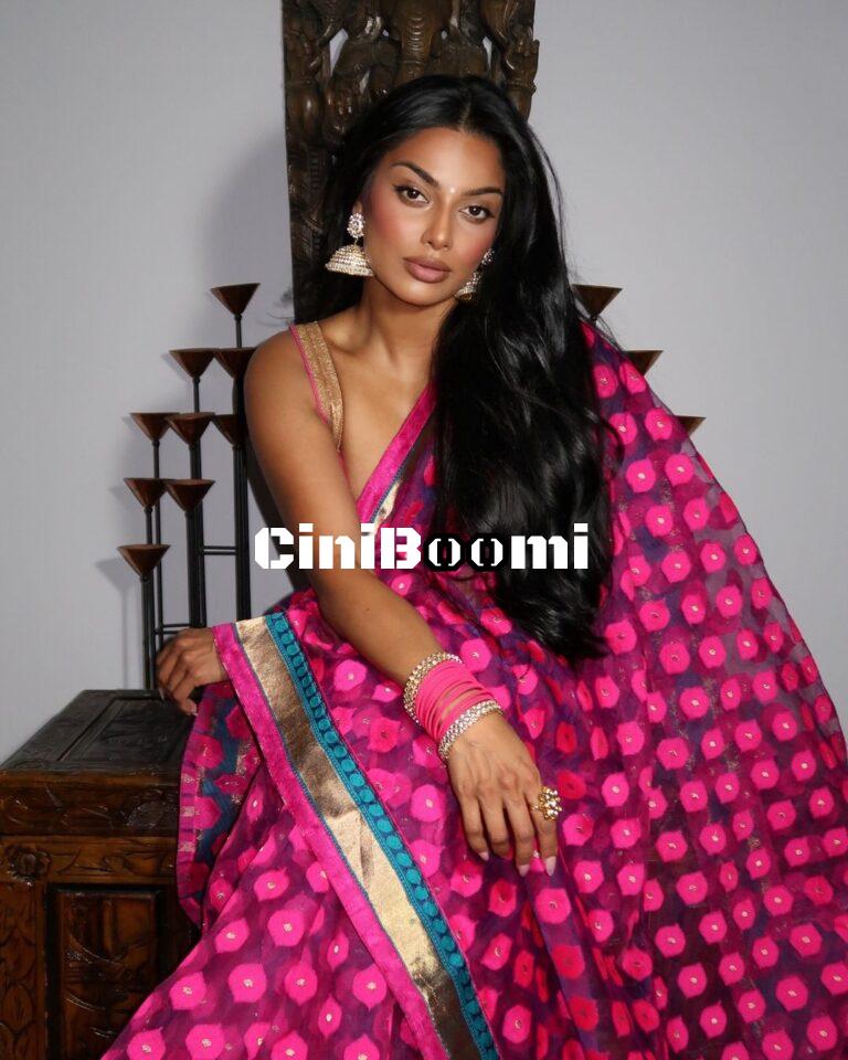 Actress Chandrika Ravi Serves Traditional Glam In Saree