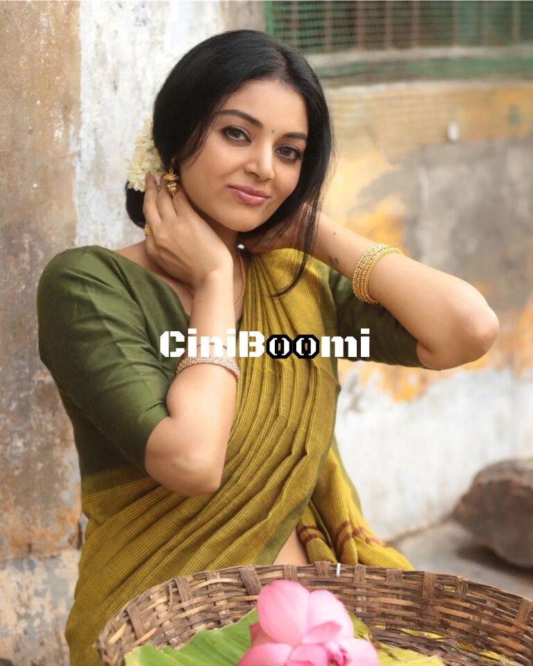 Actress Sanam Shetty Oozes Charm In Saree