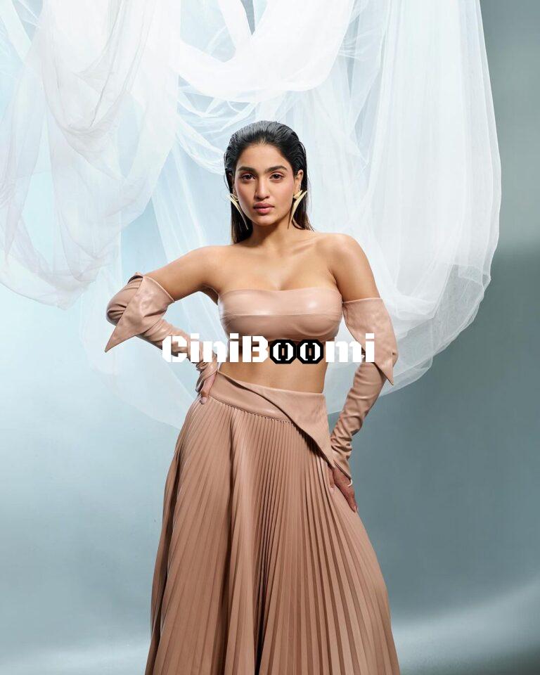 Actress Saniya Iyappan Unleashes Her Charisma In Appealing Outfit