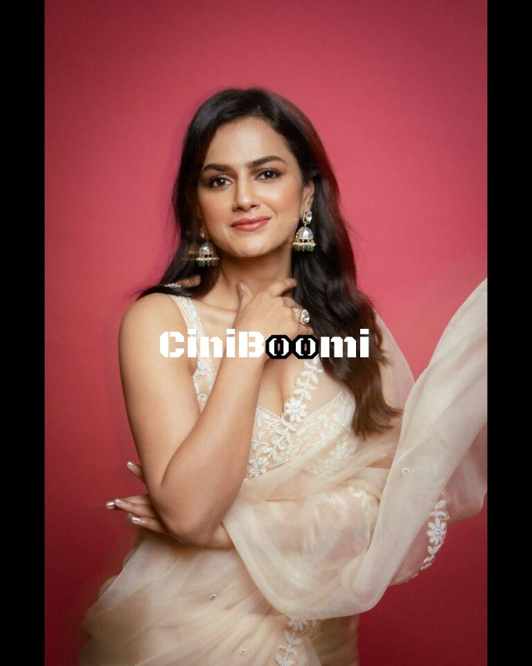 Actress Shraddha Srinath Unleashes Her Charisma In Saree